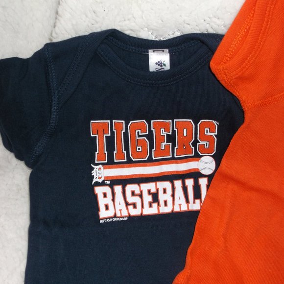NEW - 2 Pack Detroit Tigers Infant Bodysuits - 6 Months - Picture 6 of 9